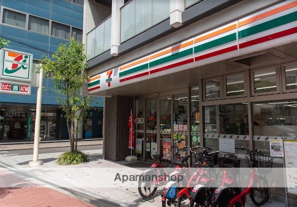 コンビニ　セブン－イレブン新宿下落合３丁目店（コンビニ）まで238m