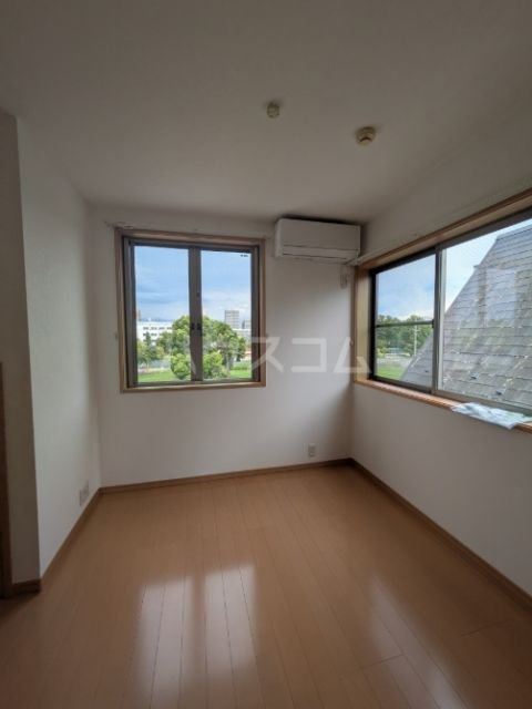 鹿骨2丁目戸建ての居間写真