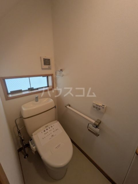 鹿骨2丁目戸建てのトイレ写真