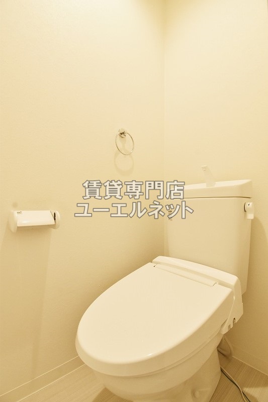 トイレ　温水洗浄便座付き