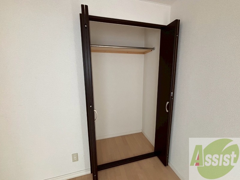 収納　寝室の収納です。部屋がすっきり片付きます。