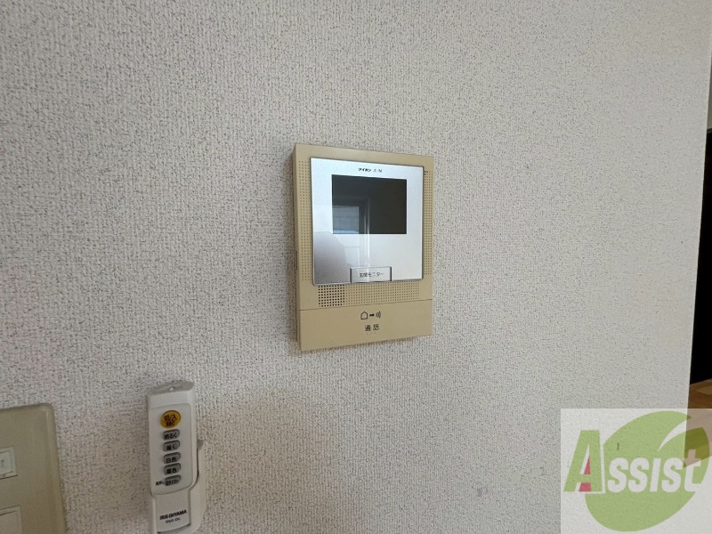セキュリティ　ＴＶモニター付インターホンです。来客者の顔が見えるので安心！