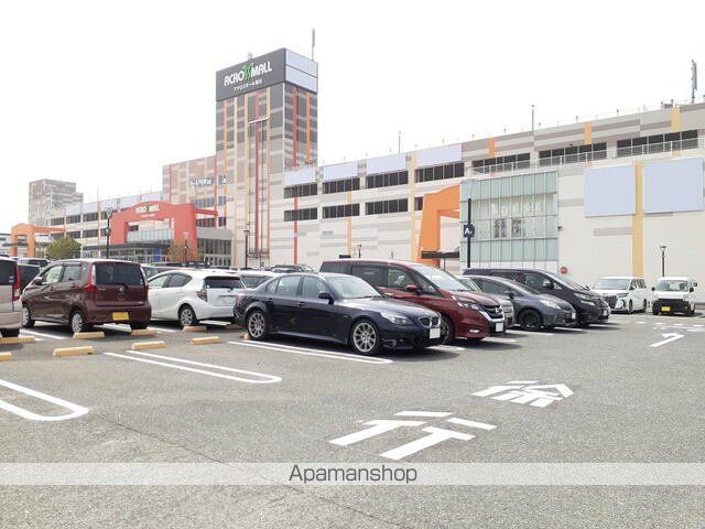 ショッピングセンター　アクロスモール春日店（ショッピングセンター）まで1300m