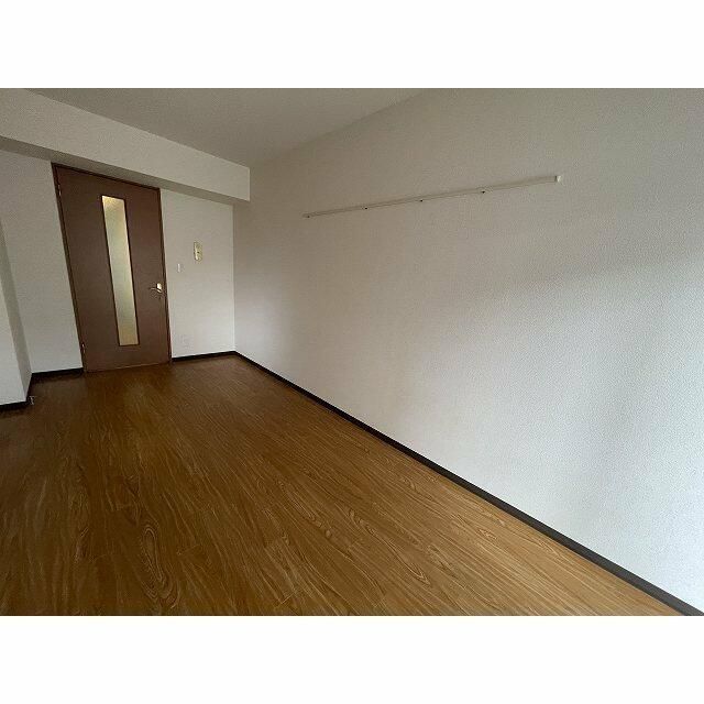 その他部屋・スペース　8帖でレイアウトに困らないお部屋です