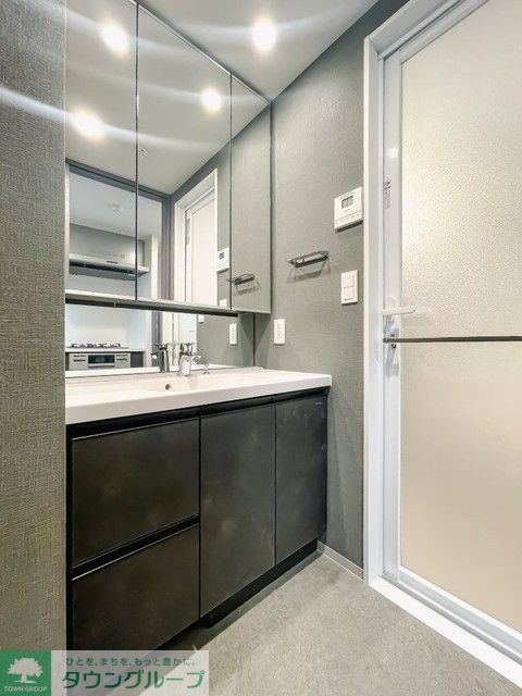 洗面設備　※写真は同タイプ住戸です。