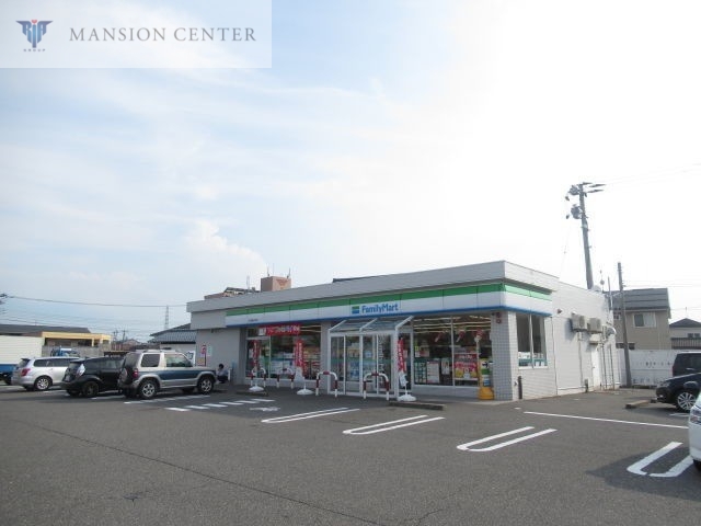 コンビニ　ファミリーマート新潟逢谷内店（コンビニ）まで555m