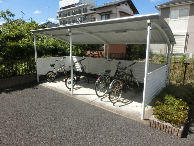 その他共有部分　屋根付き駐輪場