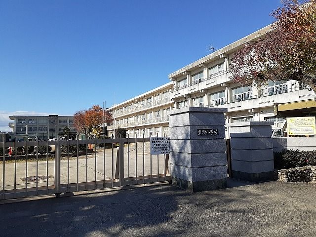 小学校　岩滑小学校（小学校）まで381m