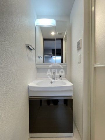 洗面設備　エステムコート大阪WESTII　独立洗面台