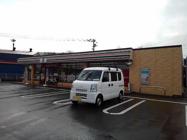 コンビニ　セブンイレブン久留米二軒茶屋店（コンビニ）まで550m