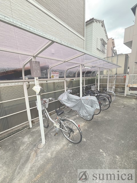 その他共有部分　屋根付き駐輪場が嬉しいです♪♪