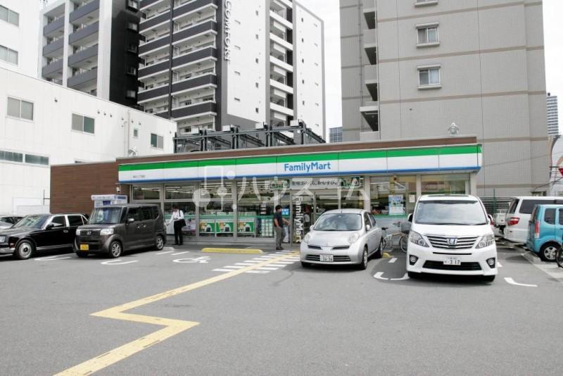 コンビニ　ファミリーマート桜川二丁目店（コンビニ）まで662m