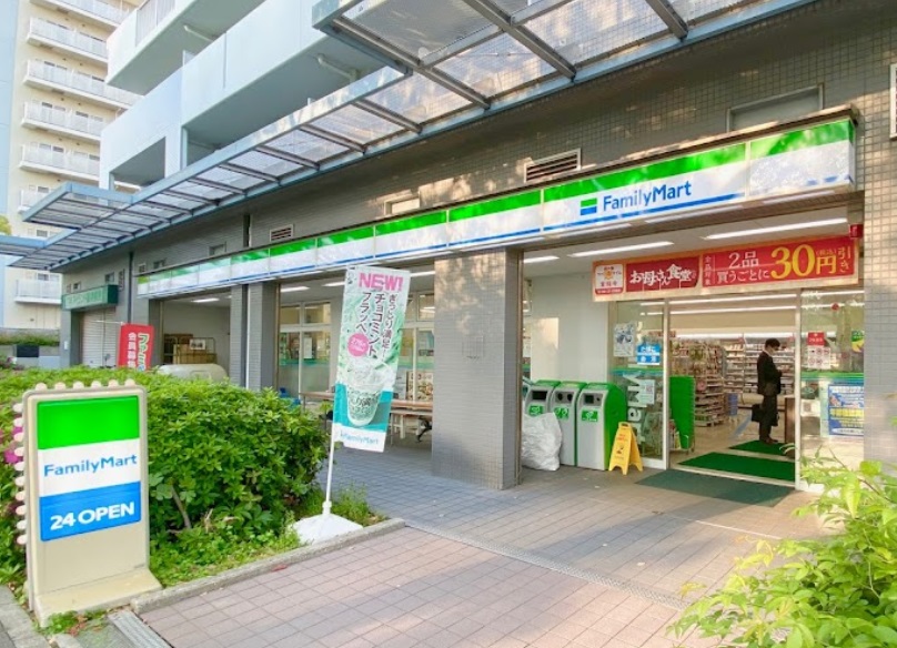コンビニ　ファミリーマート 陸前屋六甲アイランド店（コンビニ）まで496m