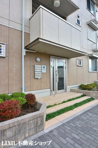 エントランス　オートロック付のエントランスです。