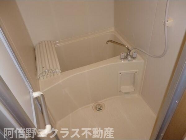 バス・シャワールーム　内装は別部屋の参考写真です。