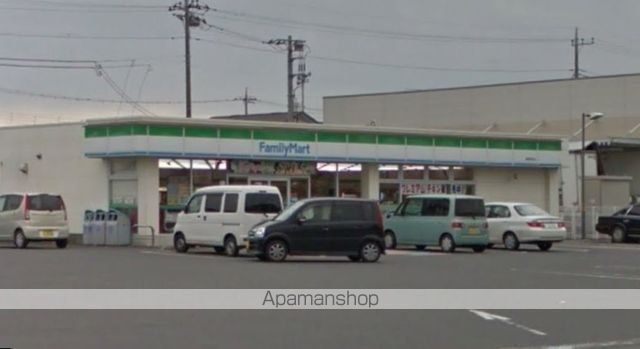 コンビニ　ファミリーマート（コンビニ）まで6313m