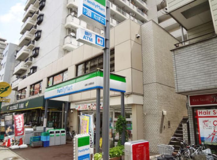 コンビニ　ファミリーマート台東入谷駅前店（コンビニ）まで88m