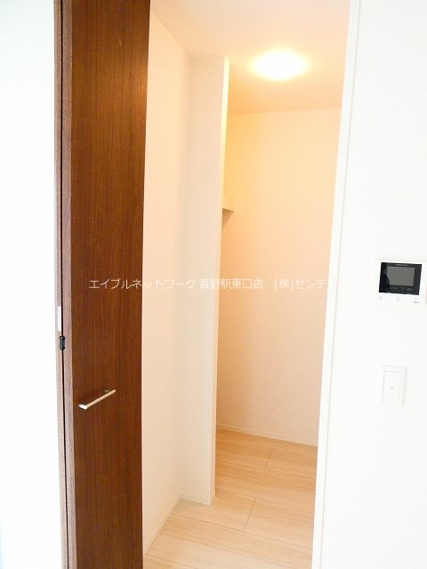 収納　※写真は103号室のものです。（参考）