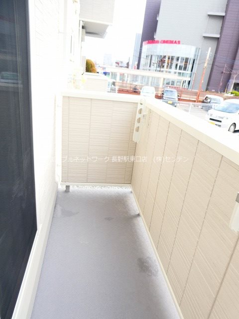 バルコニー　※写真は103号室のものです。（参考）