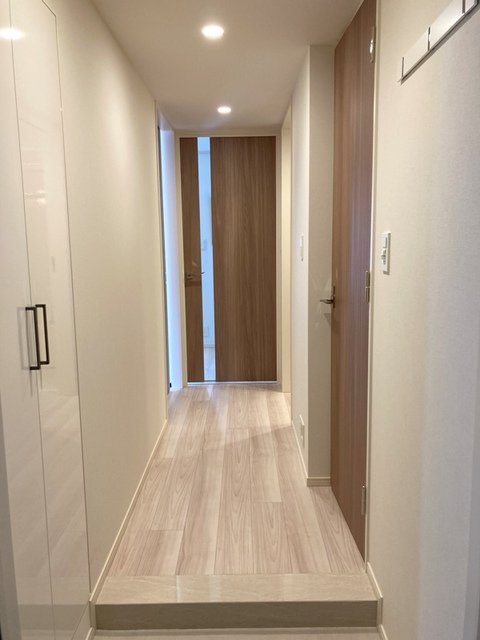 玄関　※写真は同タイプ住戸です。