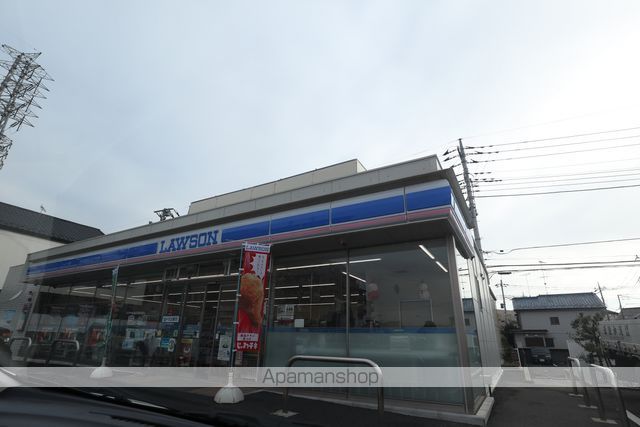 コンビニ　ローソン（コンビニ）まで688m