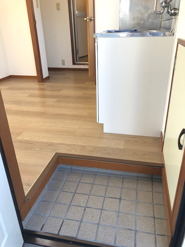 玄関　玄関に靴箱あります。