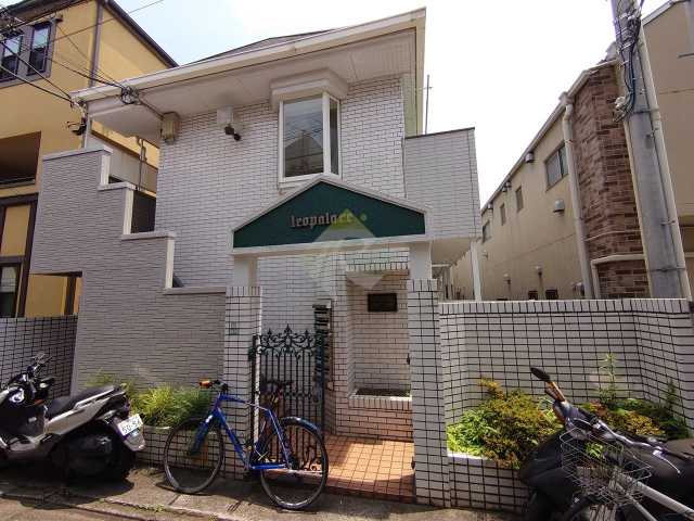 建物外観　レオパレス松陰神社