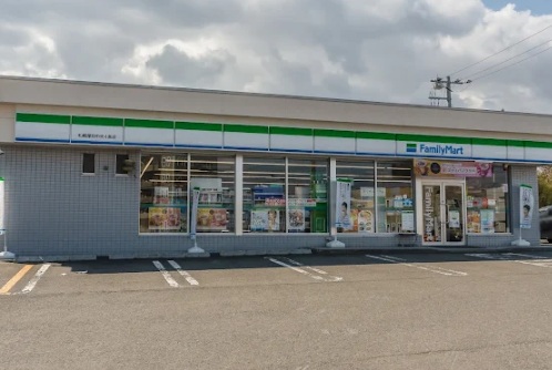 コンビニ　ファミリーマート札幌厚別中央4条店（コンビニ）まで177m