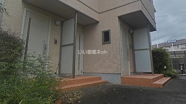 ヴィア ラッテア A棟の玄関写真
