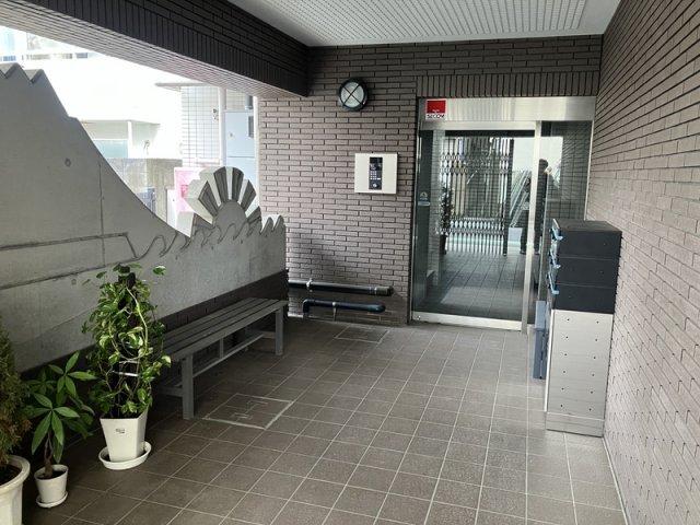 エントランス　清潔なエントランスです