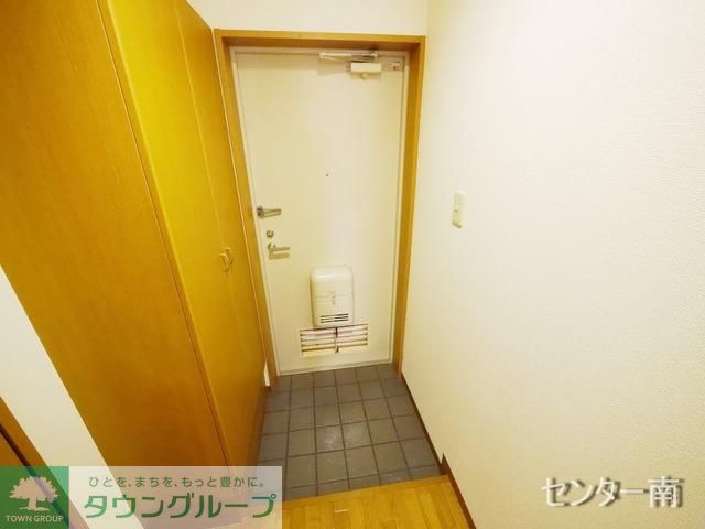 東急田園都市線 市が尾駅 徒歩10分 3階建 築27年の玄関写真