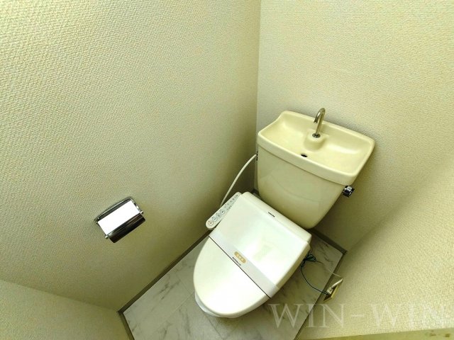 トイレ　イメージ（同建物内別部屋の写真です）