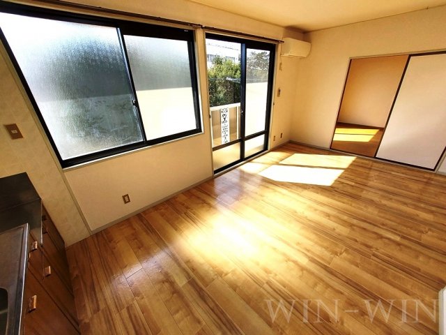 居室・リビング　イメージ（同建物内別部屋の写真です）