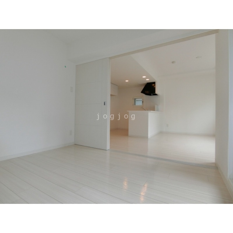 その他部屋・スペース　日当たりの良い明るいお部屋です。