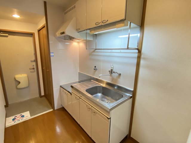 キッチン　コンパクトなキッチンで掃除もラクラク