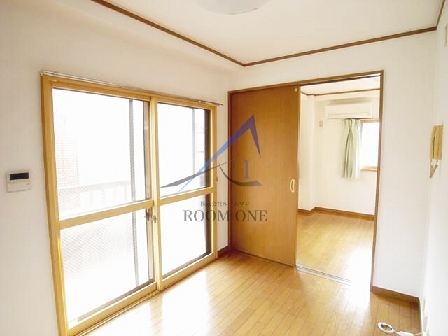 居室・リビング　洋室のお部屋です。