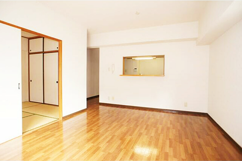居室・リビング　南向きの明るいお部屋で気分も明るく新生活スタート♪
