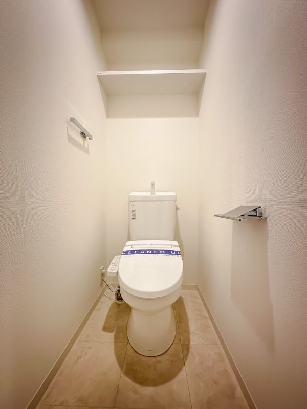 トイレ　同タイプ部屋　参考写真です