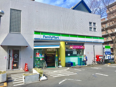 コンビニ　ファミリーマート 芦花公園駅北店（コンビニ）まで614m