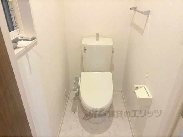 近鉄京都線 東寺駅 徒歩11分 2階建 築8年のトイレ写真
