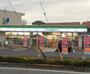 コンビニ　ファミリーマート（コンビニ）まで501m