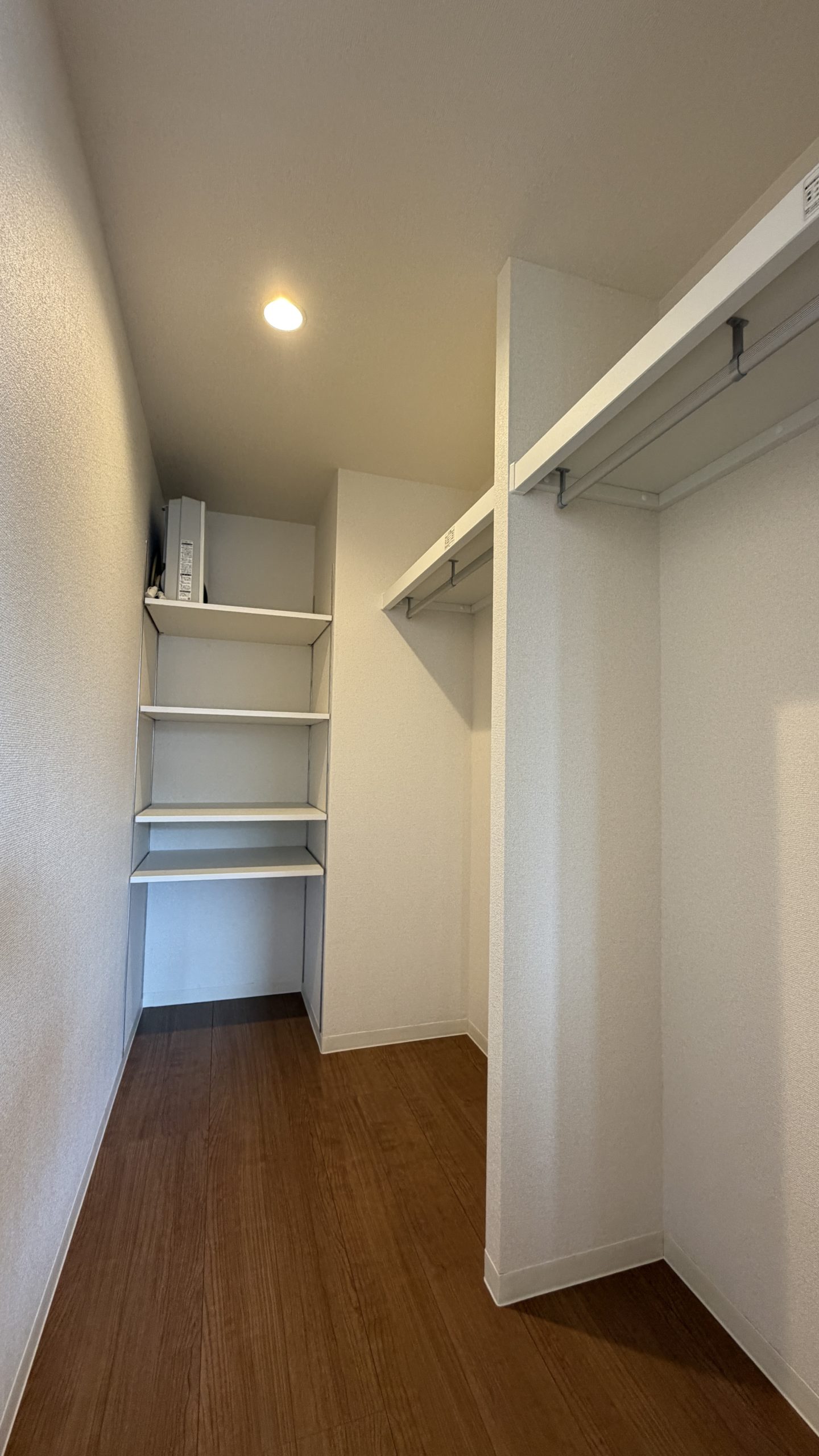 収納　嬉しいウォークインクローゼット