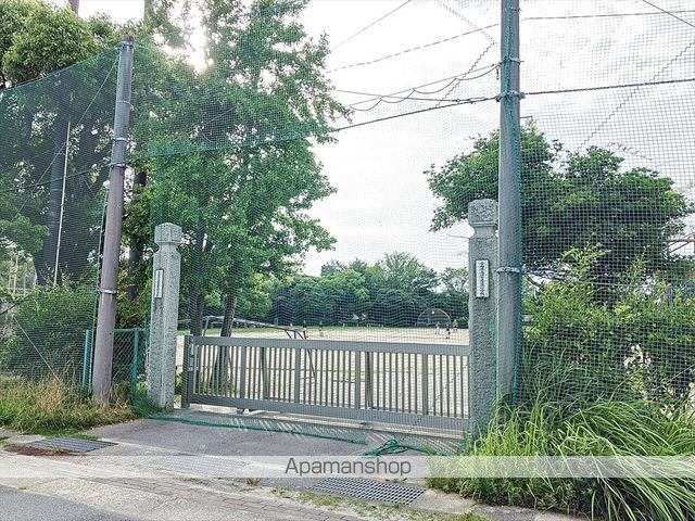 小学校　吉浜小学校（小学校）まで1049m