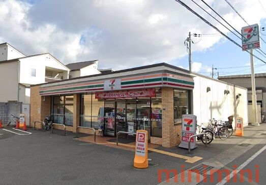 コンビニ　セブンイレブン茨木中村町店（コンビニ）まで229m