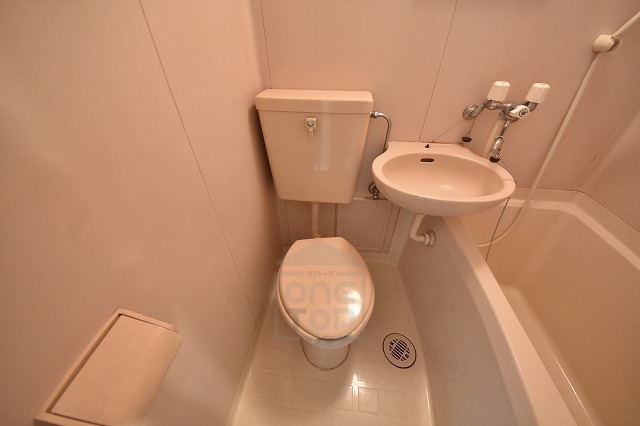 ファインクレスト江坂のトイレ写真
