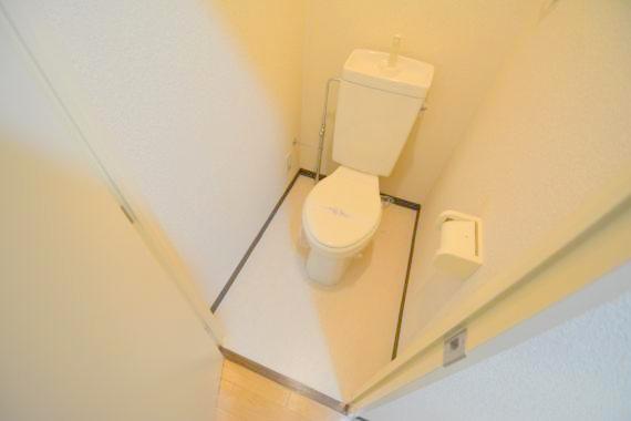 トイレ　清潔感のあるトイレは、誰もがリラックスできる空間です。