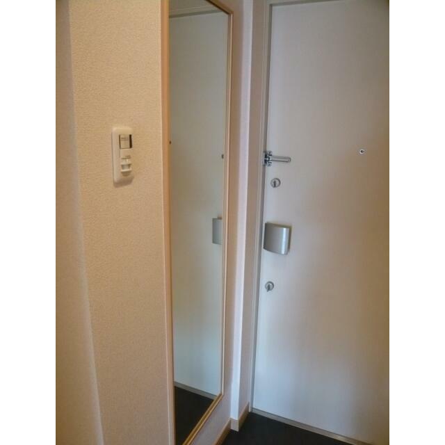 玄関　※同仕様写真含む