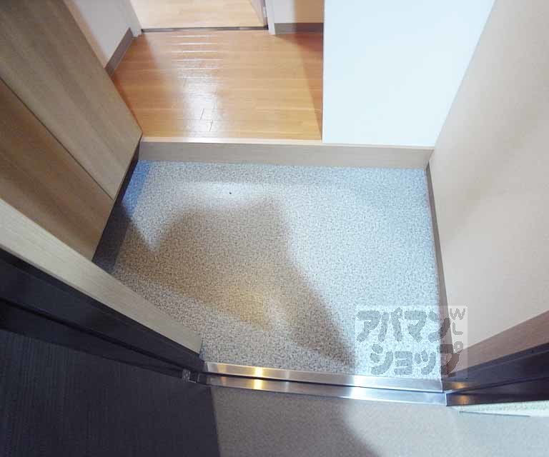 玄関　靴箱付きの玄関です。