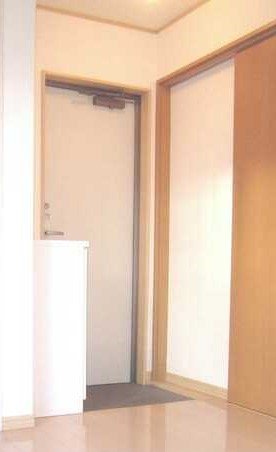 玄関　※別部屋写真