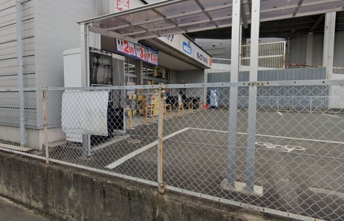 ドラックストア　ダックス伏見羽束師店（ドラッグストア）まで675m
